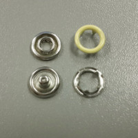 Кнопка рубашечная 10,5 мм открытая в Курске