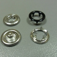 Кнопка рубашечная 10,5 мм открытая в Курске