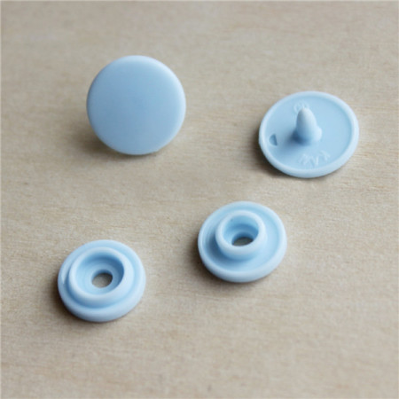 Кнопка пластик в Курске